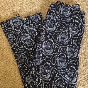 Charlie’s Project ‘Belle’ roses leggings. OS. New